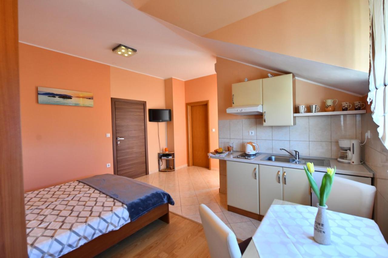 Apartments Villa Miranda Vodice Exterior foto