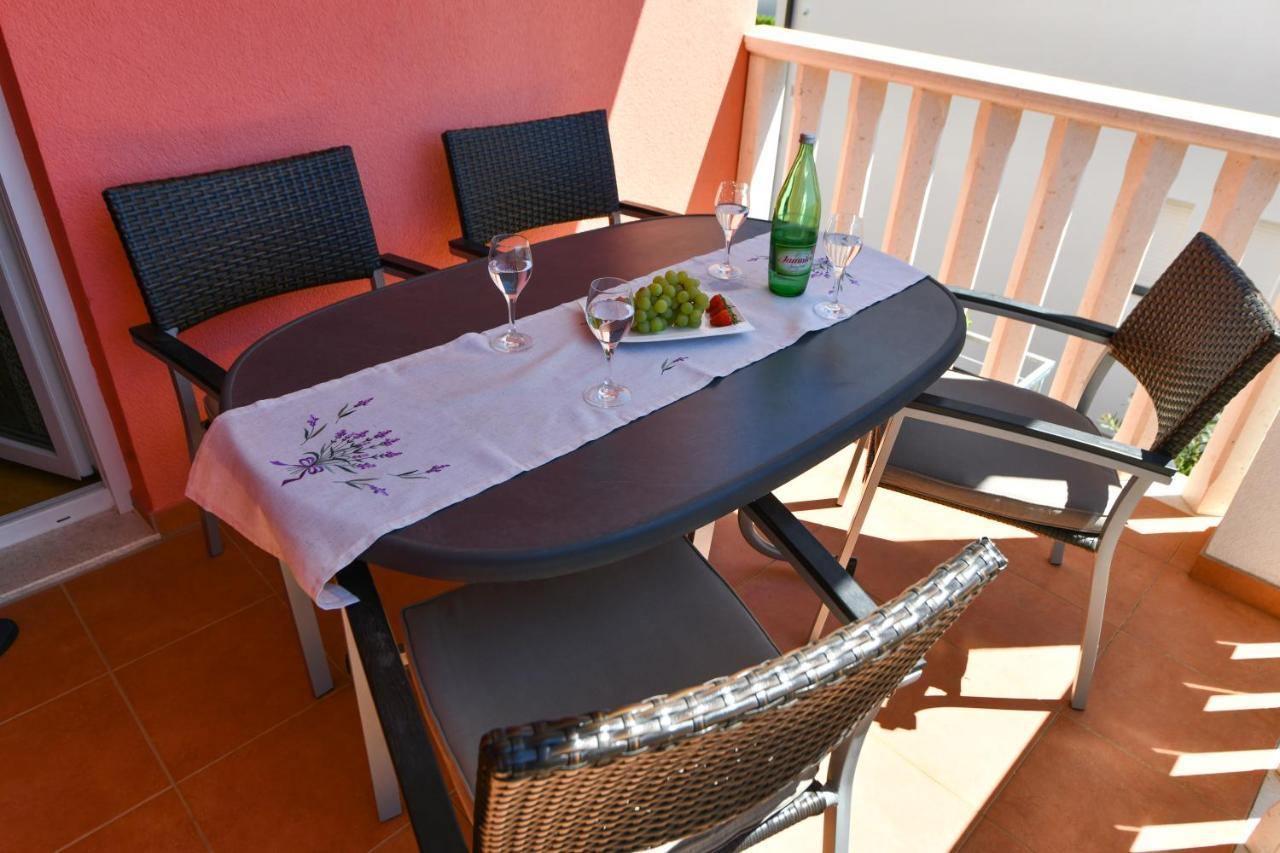 Apartments Villa Miranda Vodice Exterior foto